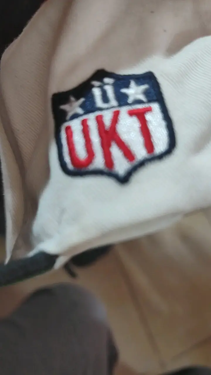 Gorra blanca y negra con logo Pirates - 2