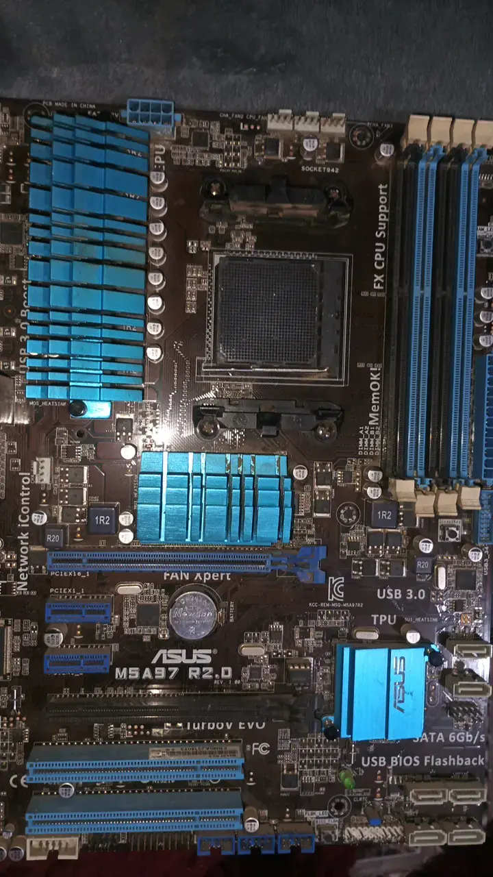 Placa Madre ASUS M5A97 R2.0 AM3+