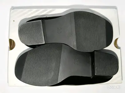 Zapatos de charol negro para niña con hebilla - miniatura 3