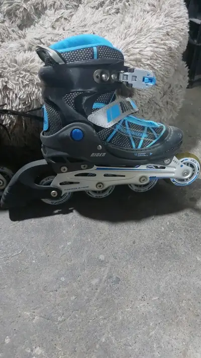 Patines en línea Rider azul y negro con casco - miniatura 1