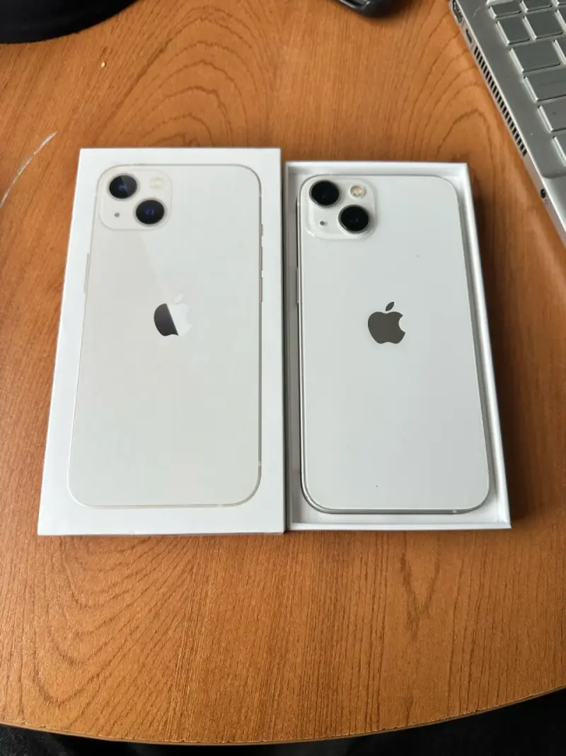 iPhone 13 Blanco en Caja Original - 1