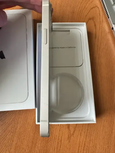 iPhone 13 Blanco en Caja Original - miniatura 5