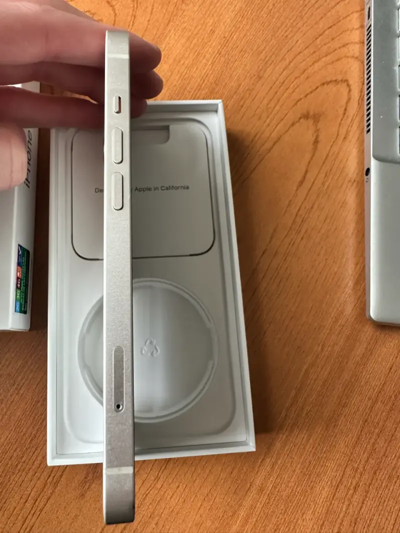 iPhone 13 Blanco en Caja Original - 6
