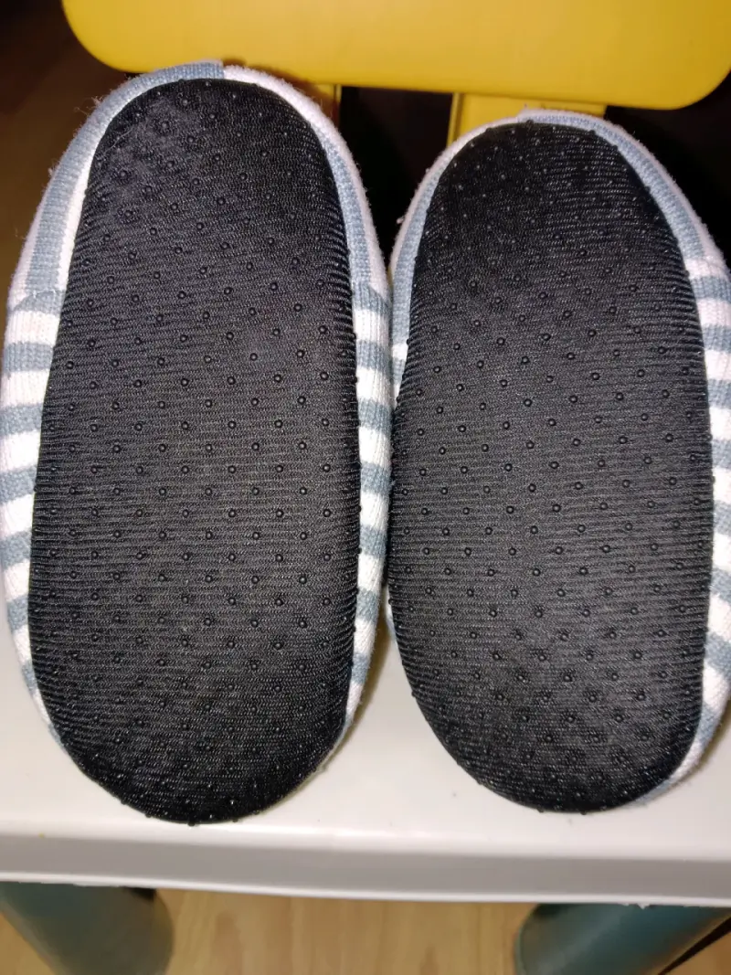Pantuflas de invierno rayadas Unisex