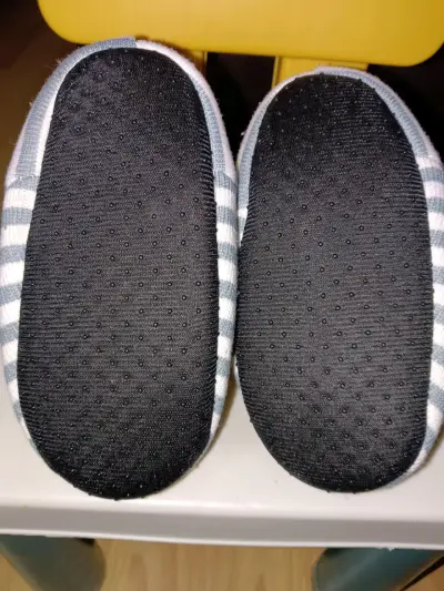 Pantuflas de invierno rayadas Unisex - miniatura 1
