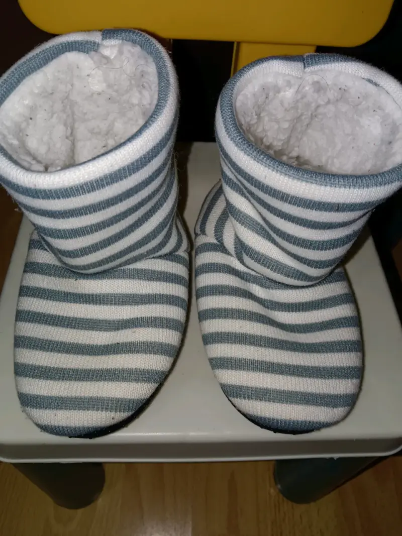 Pantuflas de invierno rayadas Unisex - 2