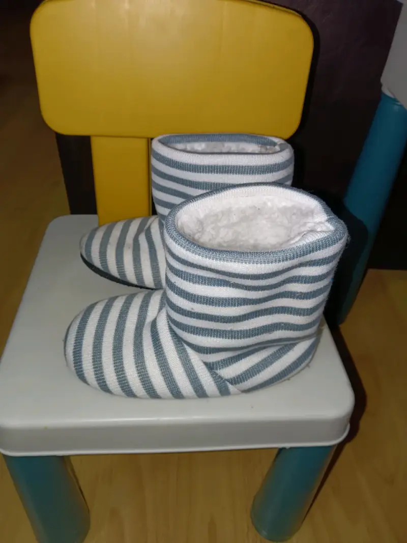 Pantuflas de invierno rayadas Unisex - 3