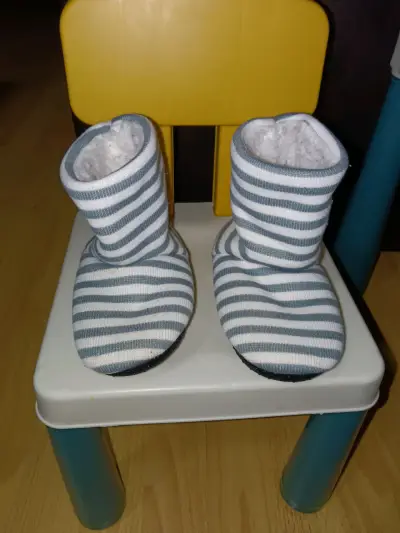 Pantuflas de invierno rayadas Unisex - miniatura 4
