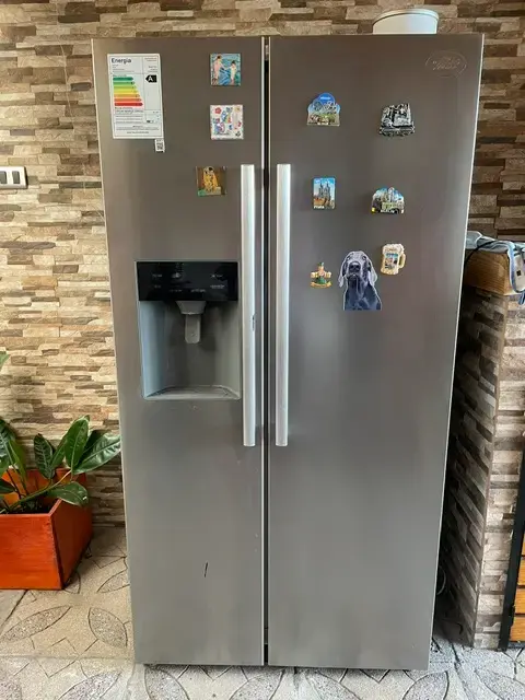 Refrigerador side by side con dispensador de agua