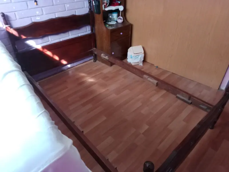 Estructura de cama de madera para dormitorio
