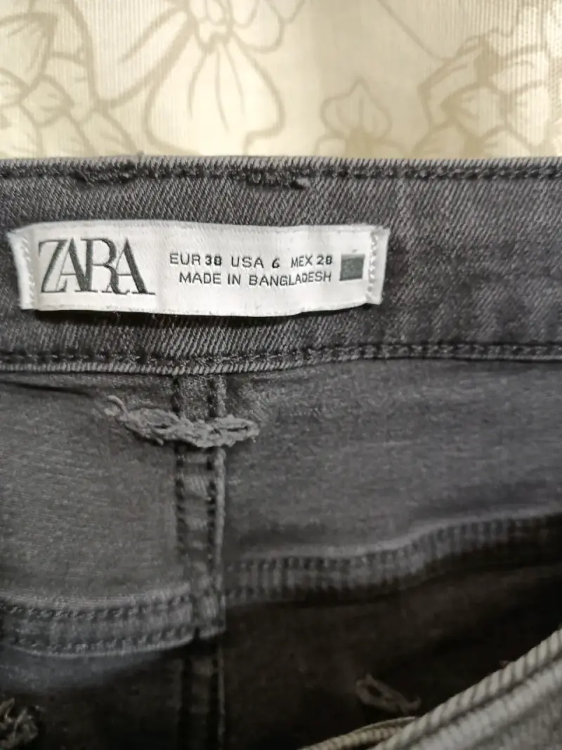 Jeans negros Zara para mujer talla 38