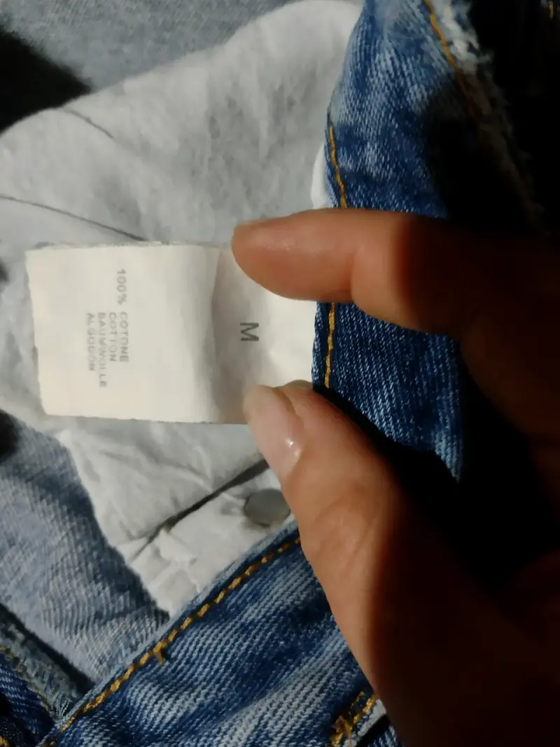 Jeans de mujer con perlas y roturas - 3