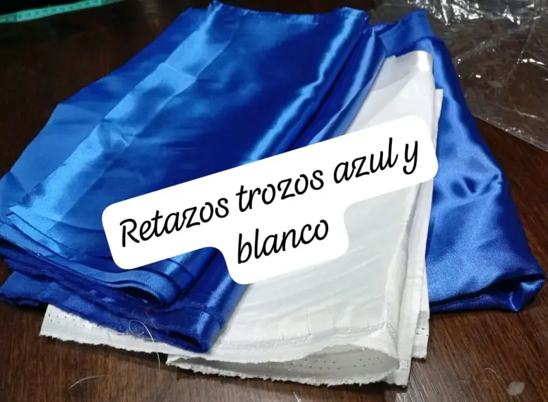 Retazos de tela azul y blanco 54cmx1,50mt