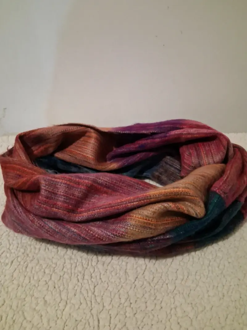 Bufanda de lana multicolor artesanal - 1