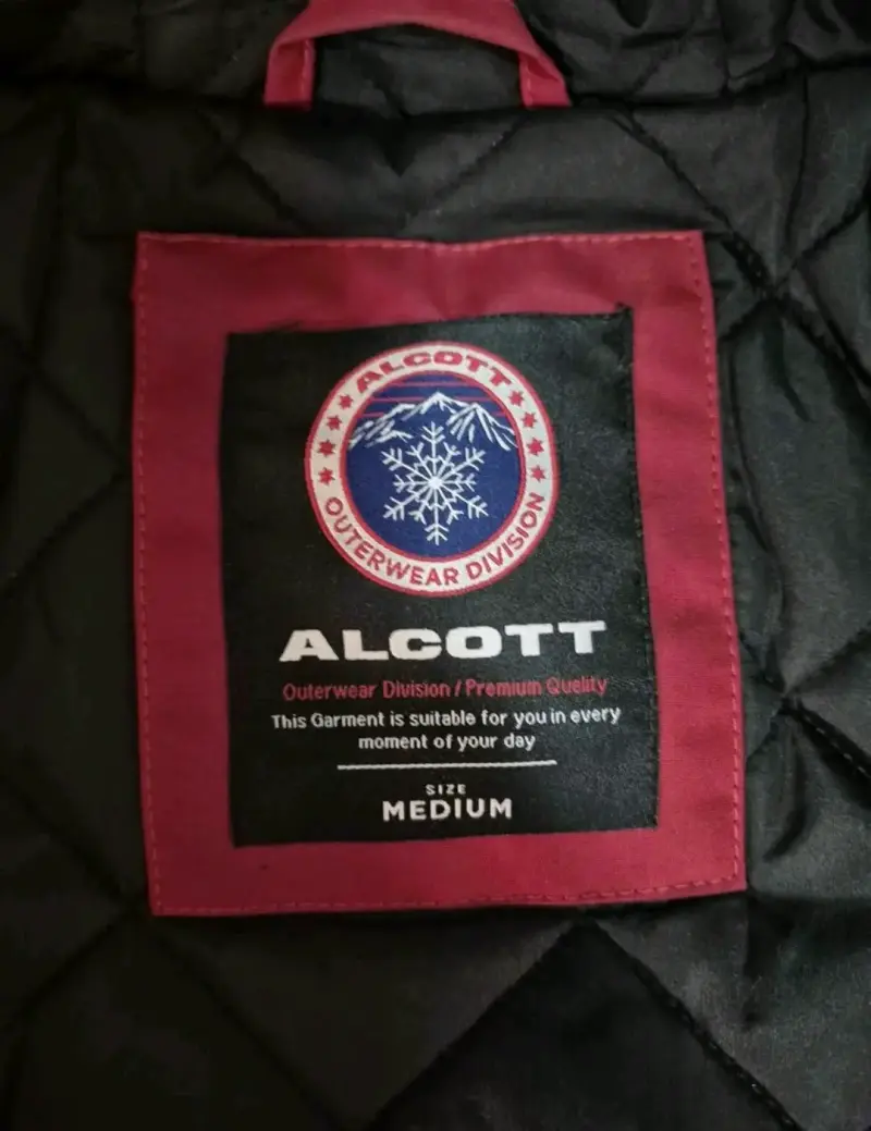 Chaqueta roja Alcott con capucha y forro térmico - 4