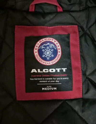 Chaqueta roja Alcott con capucha y forro térmico - miniatura 4
