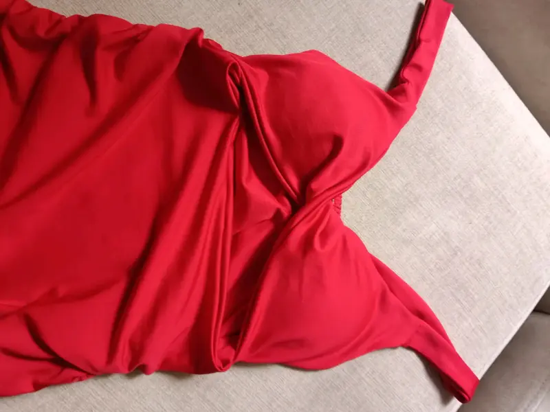 Vestido rojo elegante para mujer - 2