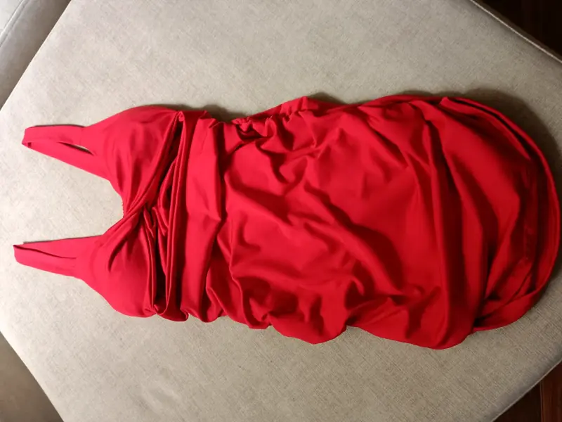 Vestido rojo elegante para mujer - 3
