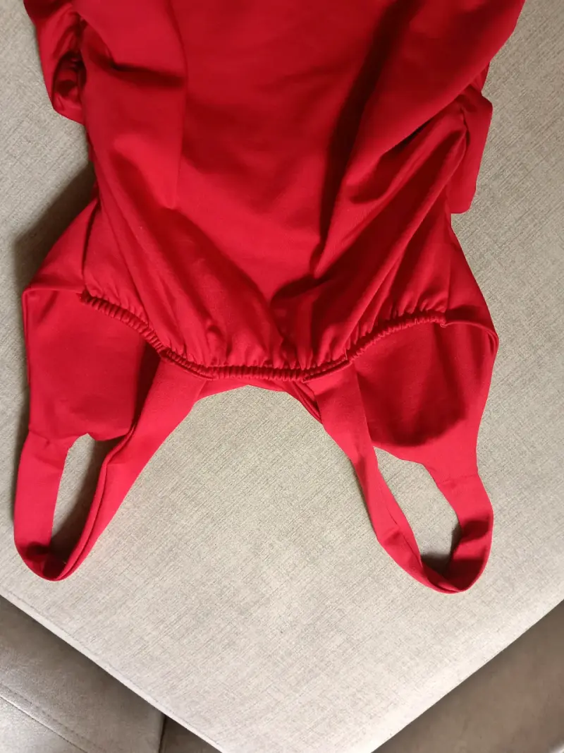 Vestido rojo elegante para mujer - 4