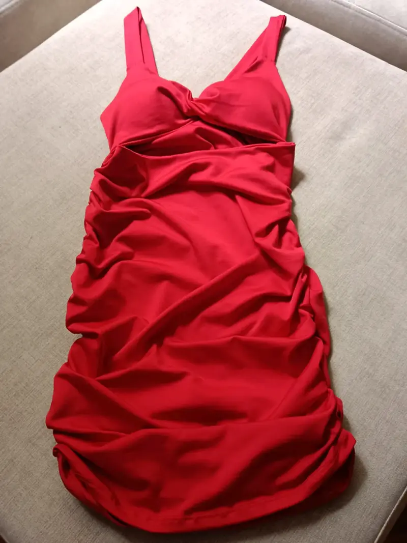 Vestido rojo elegante para mujer - 5
