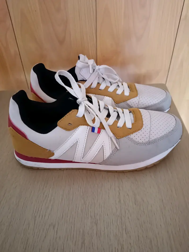 Zapatillas deportivas blancas y marrones para hom - 3