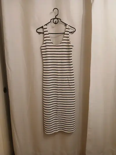 Vestido de rayas sin mangas para mujer - miniatura 1