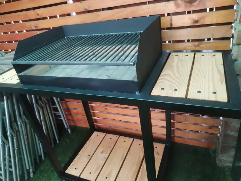 Parrilla de acero con mesa lateral - 3