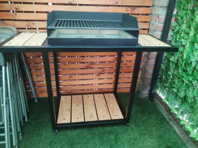 Parrilla de acero con mesa lateral - 4