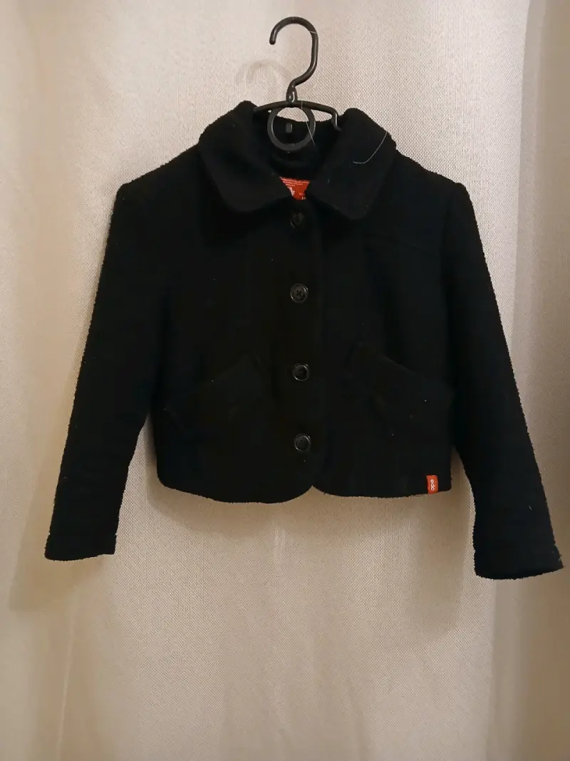 Chaqueta negra de lana para mujer