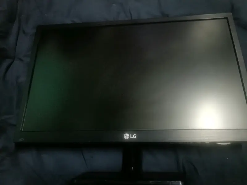 Monitor LG 22" LED (Modelo 22M37A) - 1