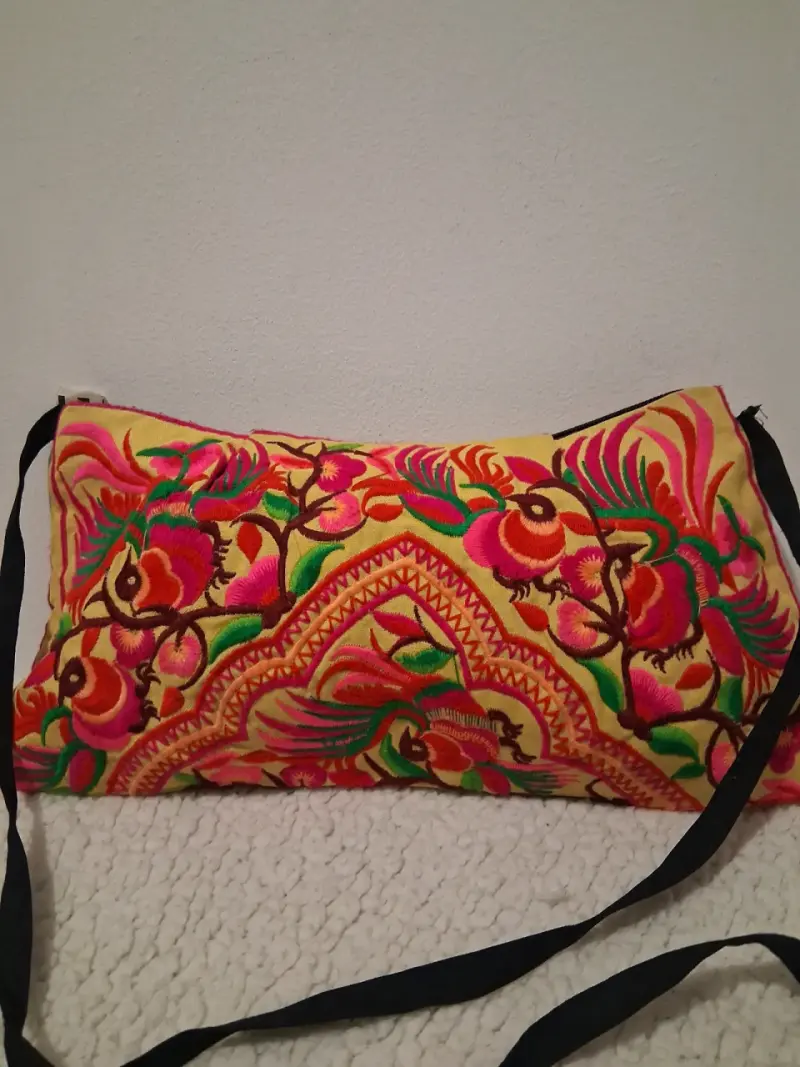 Bolso bordado artesanal colorido - 3