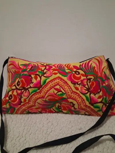 Bolso bordado artesanal colorido - miniatura 3
