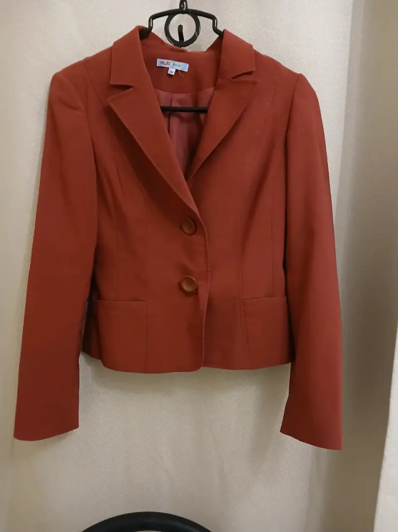 Blazer fuccia oscuro. Mas lindo que en la foto