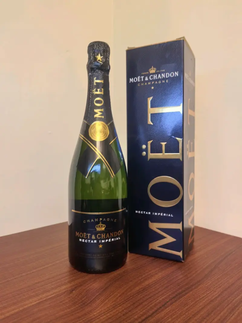 Champagne Moët & Chandon Nectar Impérial con caja - 2