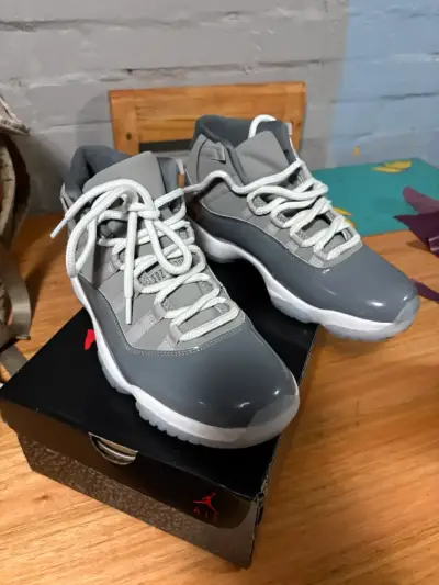 Zapatillas deportivas grises  Air Jordan 11 - miniatura 3