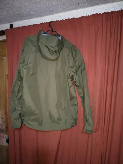 Chaqueta impermeable verde Patagonia - miniatura 3