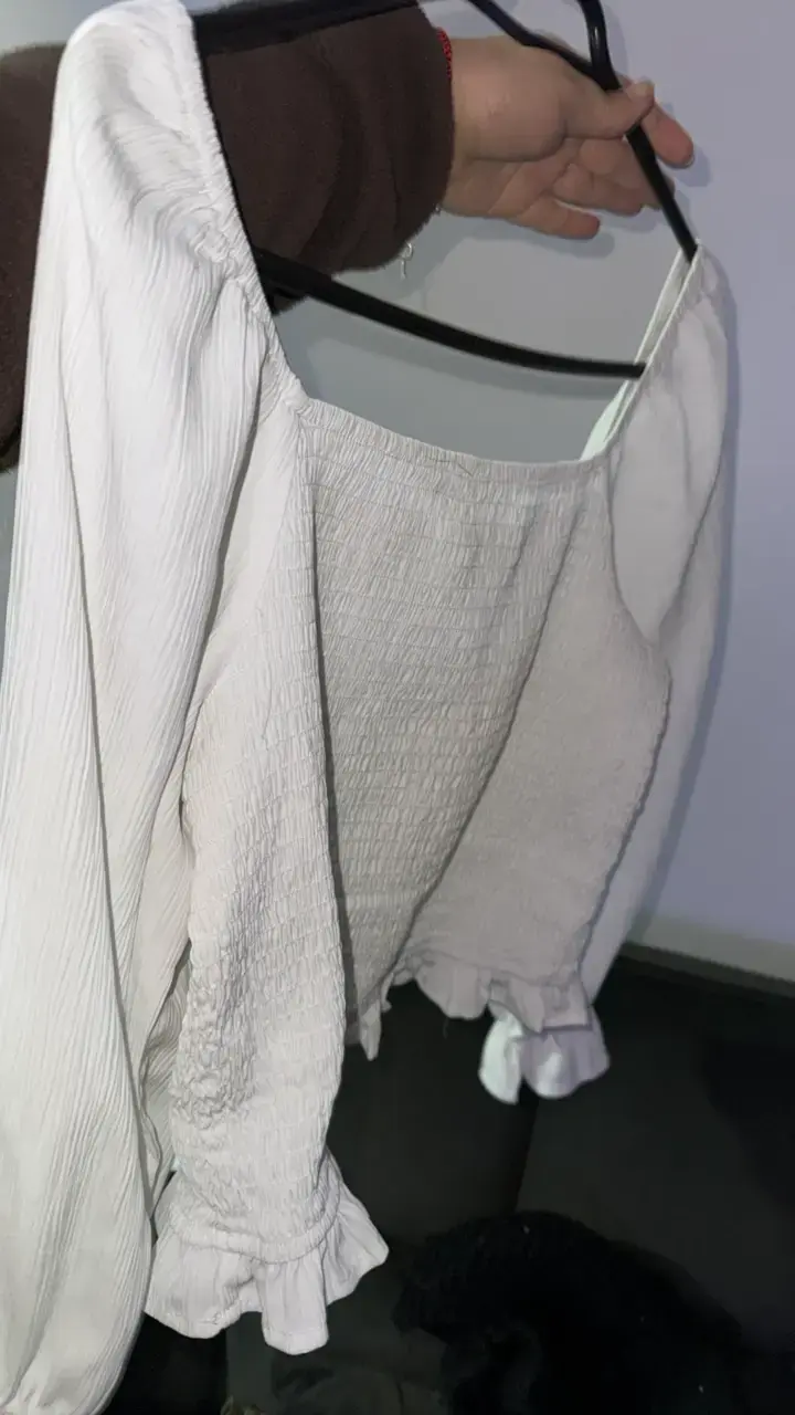 Blusa blanca con volantes Fashionola - 3