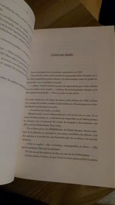 Libro 'La Ladrona de Libros' de Markus Zusak - miniatura 2
