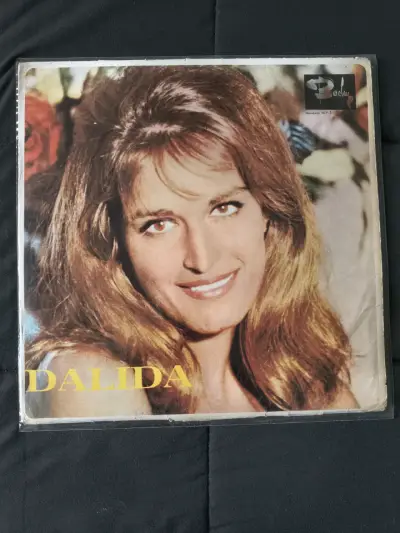 Vinilo clásico de Dalida en buen estado - miniatura 1