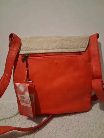 Cartera Ziol&Zaky de cuero beige con rojo - miniatura 2