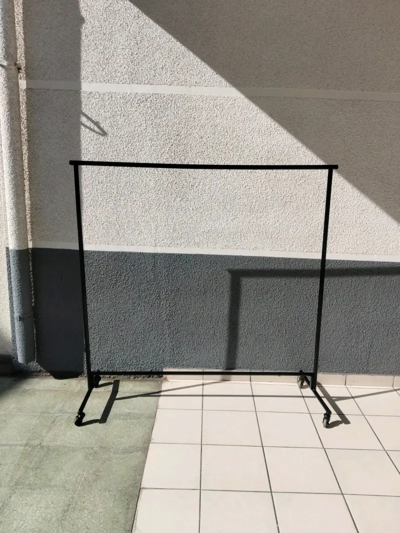 Perchero de Ropa Metálico con Ruedas Desarmable - 3