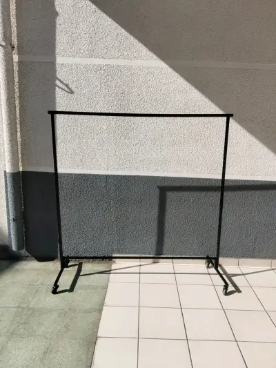 Perchero de Ropa Metálico con Ruedas Desarmable - miniatura 3