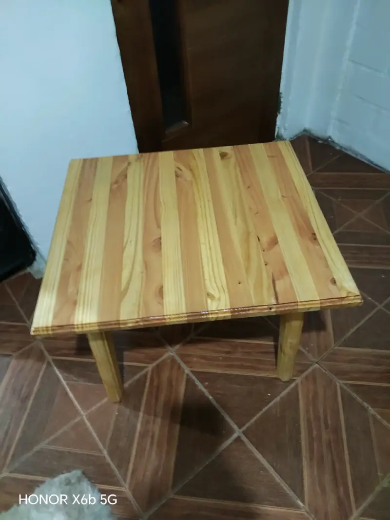 Mesa de madera cuadrada para sala - 2