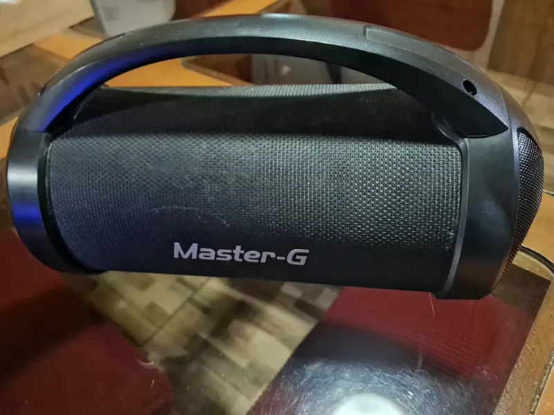 Parlante Bluetooth Portátil Master-G con Luces LED - 3
