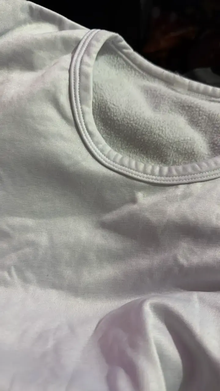 Polera blanca básica de algodón // polar