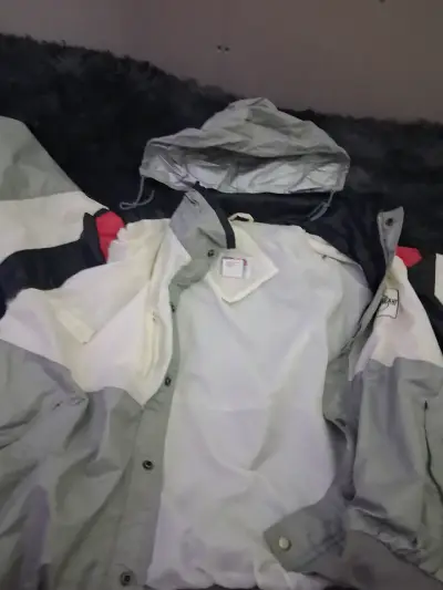 Chaqueta MVP cortaviento multicolor con capucha - miniatura 2