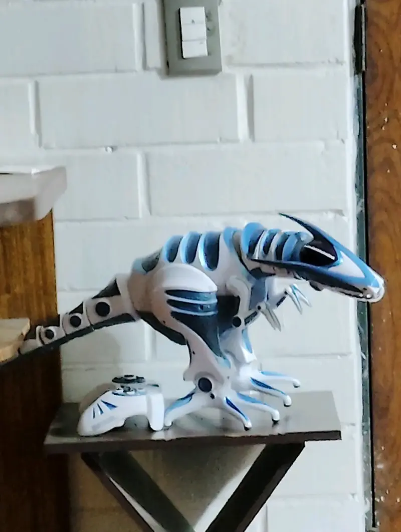 Dinosaurio robot interactivo con control remoto - 3