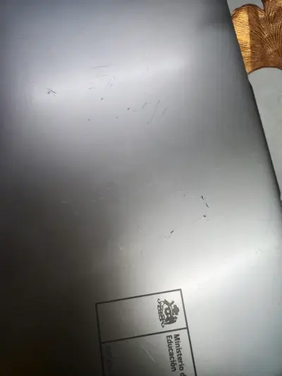 Compu del gobierno con unos rayones 475 GB - miniatura 1