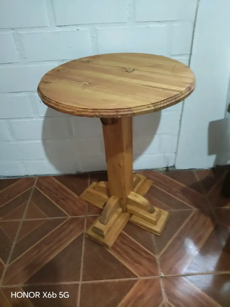 Mesas auxiliares de madera rústica