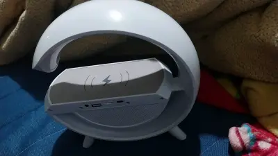 Altavoz Bluetooth con Cargador Inalámbrico Blanco - miniatura 3